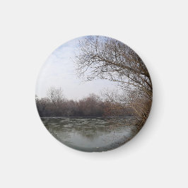 冬に川沿いを生きる マグネット