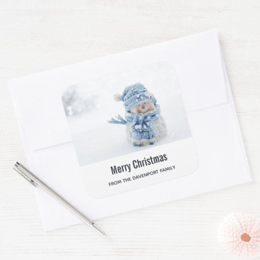 冬のかわいい雪だるまの写真 – クリスマス スクエアシール (封筒)