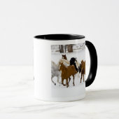 冬のの走馬の景色 マグカップ (正面右)