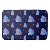 冬のアイスブルーツリーホリーベリー海軍クリスマス バスマット (正面)