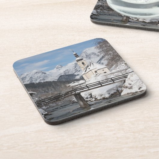 冬のアルプス山脈と雪の中の教会 コースター (左側)