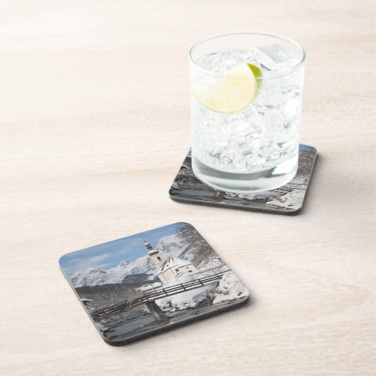 冬のアルプス山脈と雪の中の教会 コースター (右側)