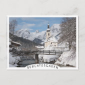 冬のアルプス山脈を持つ雪の中の教会 ポストカード (正面)