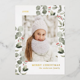 冬のエレガント葉とホリーベリーの写真 箔シーズンカード