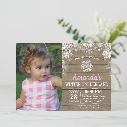 冬のオンダーランドスノーフレーク·ピンク·ガール1歳の誕生日 招待状 (スタンド正面)