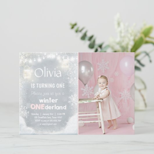 冬のオンダーランド誕生パーティー招待状スノーピンク 招待状 (スタンド正面)