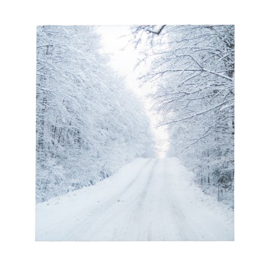 冬のカントリーロードシーン ノートパッド (正面)