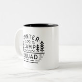 冬のキャンプのキャンプ旅行の山レトロな美学 ツートーンマグカップ (正面左)