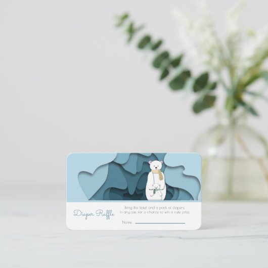 冬のクマ男の子の赤ちゃんシャワーおむつラッフル エンクロージャーカード (スタンド正面)