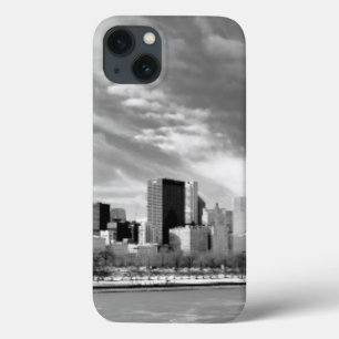 冬のシカゴのスカイラインの全景 iPhone 13ケース
