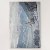 冬のジレルタルの雪の中の教会 ジグソーパズル (縦)