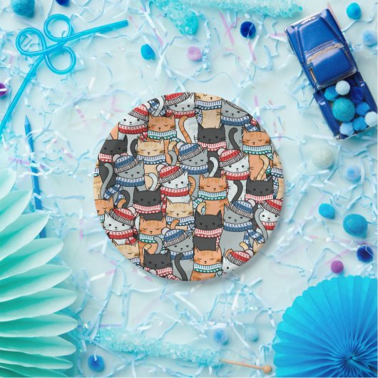 冬のスカーフと帽子の柄の猫 ペーパープレート (パーティー)