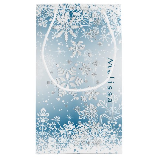 冬のスノーフレークデザイン – パーソナライズ スモールペーパーバッグ (裏面)