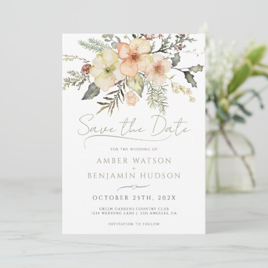 冬のセージ緑のクリスマスフローラの日付を保存 招待状 (スタンド正面)