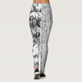 冬のテーマのレギンスのマツ雪の森 レギンス (裏面)