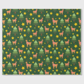 冬のトナカイのトウヒの木と黄色の星の暗い ラッピングペーパー (フラット)