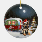 冬のドイツの羊飼いキャラバンクリスマスアドベンチャー セラミックオーナメント (裏面)