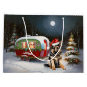 冬のドイツの羊飼いキャラバンクリスマスアドベンチャー ラージペーパーバッグ (裏面)