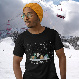 冬のフクロウ 氷上のダンスで冬を満喫 Tシャツ