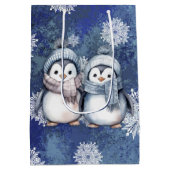 冬のブルーウォーターカラーペンギンスカーフハット ミディアムペーパーバッグ (裏面)