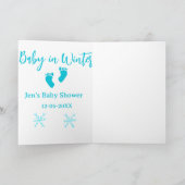 冬のベイビー シャワー 赤ちゃんの足の雪の結晶 青 カード (内部)