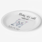 冬のホッキョクグマ – ベビー外は寒い ペーパープレート (アングル)