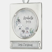 冬のホリデー北極動物の最初のクリスマス シルバープレートバナーオーナメント (左)