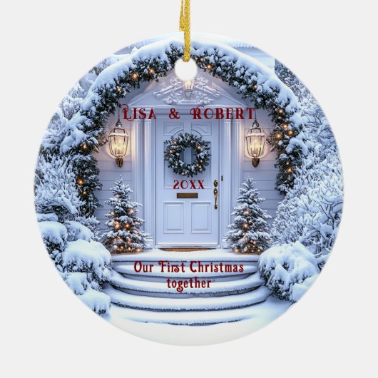 冬のホワイトドアリース初めてのクリスマスを一緒に セラミックオーナメント (裏面)