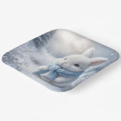 冬のマフラーを持つ白ウサギ ペーパープレート (傾斜あり)