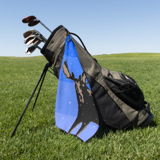 冬のムース – オリジナル野生動物アート ゴルフタオル (グリーン)