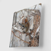 冬のリス、雪&レッドベリークリスマスデザイン スクエア壁時計 (傾斜)