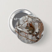 冬のリス、雪&レッドベリークリスマスデザイン 缶バッジ (正面&裏面)