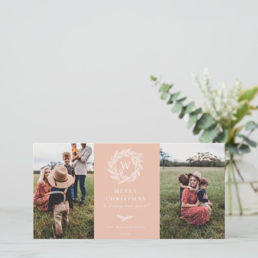 冬のリースモノグラムホリデイ2フォトカードピンク シーズンカード (スタンド正面)