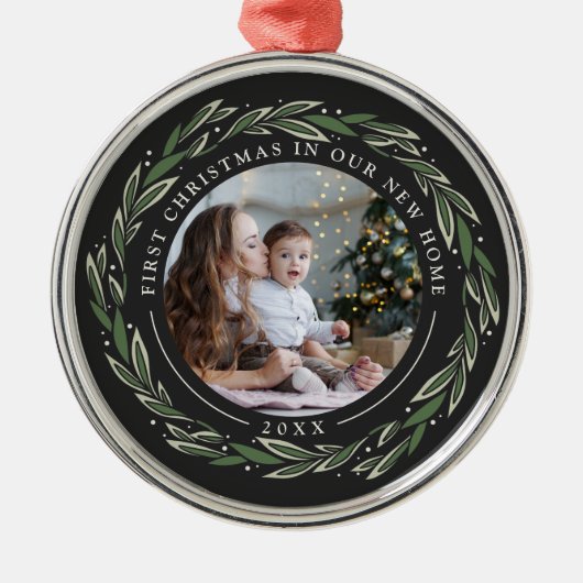 冬のリース |新しいホーム初めてのクリスマス メタルオーナメント (正面)