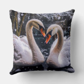 冬のワンダーランドにロマンチックな白鳥 クッション (裏面)