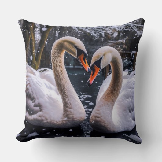 冬のワンダーランドにロマンチックな白鳥 クッション (正面)
