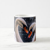 冬のワンダーランドにロマンチックな白鳥 コーヒーマグカップ (中央)