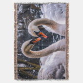 冬のワンダーランドにロマンチックな白鳥 スローブランケット (正面縦)