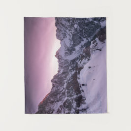 冬のワンダーランドに立つ タペストリー