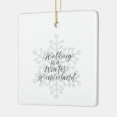 冬のワンダーランドのクリスマスオーナメントの歩く セラミックオーナメント (左)