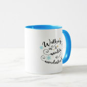 冬のワンダーランドの歩く、クリスマスプレゼント マグカップ (正面右)