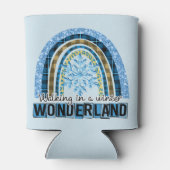 冬のワンダーランドの歩く |ブルーレインボー 缶クーラー (裏面)