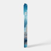 冬のワンダーランドスノーキャビンと川凍ってい付き iPhone 15ケース (左側面)