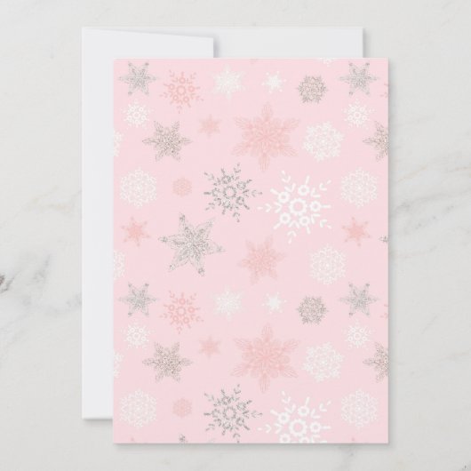 冬のワンダーランドピンクのスクリプトの最初の誕生日 招待状 (裏面)