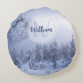 冬のワンダーランド霧氷の森の雪のモノグラム ラウンドクッション (裏面)