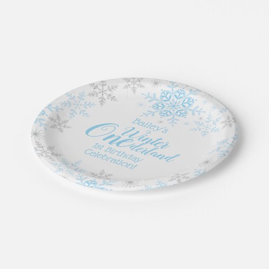 冬のワンダーランド1歳の誕生日ブルーの雪片 ペーパープレート (アングル)