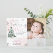 冬のワンダーランド·ガール·ピンク冬の1歳の誕生日 招待状 (スタンド正面)