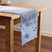 冬のワンダーランド、霧、トウヒの森と山 ショートテーブルランナー (インサイチュ)