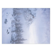 冬のワンダーランド、霧、トウヒの森と山 テーブルクロス (正面(横))