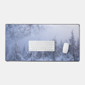 冬のワンダーランド、霧、トウヒの森と山 デスクマット (キーボード&マウス)